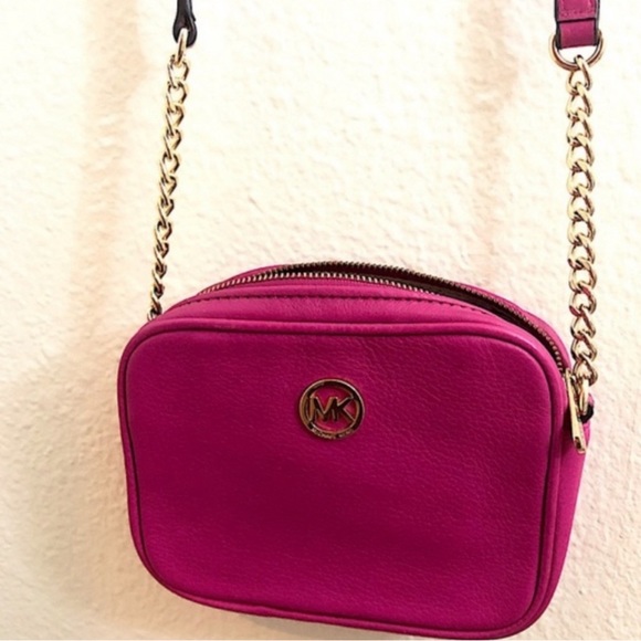 Michael Kors Fulton Pebbled Leather Crossbody Chain Bag - Picture 5 of 10